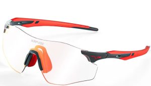 Photochromic cycling glasses