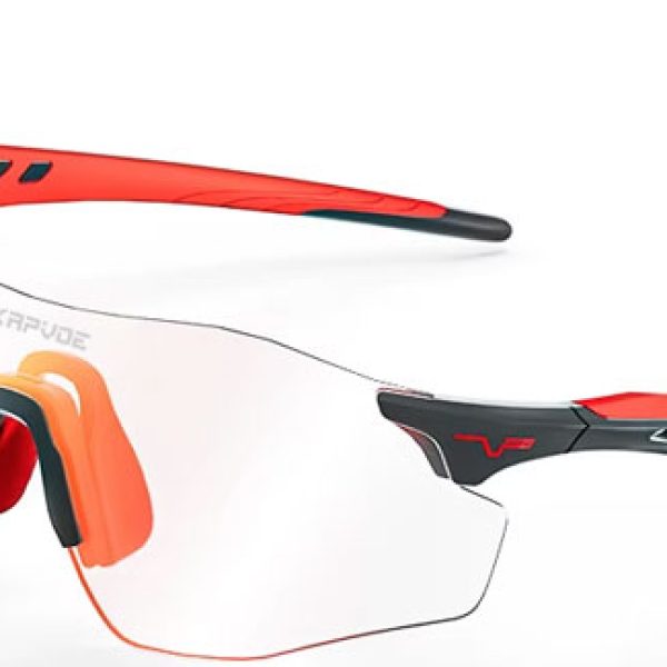Photochromic cycling glasses